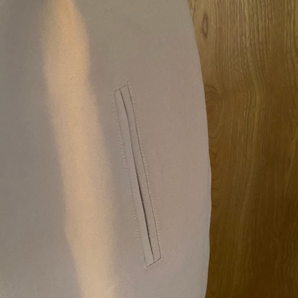 Chic Sleeveless Jacket - Picture 4 of 4